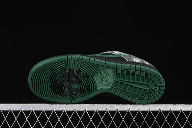 All Categories Nk SB Dunk Series Nk SB Dunk Low Low-top Sneakers K Version There Skateboards x Nk SB Dunk Low Graffiti Art Style Joint Model SB Low-top Casual Sneakers HF7743-001